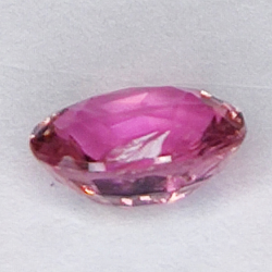 1.39ct Tormalina Rubelite taglio ovale 7x6mm