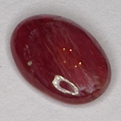 1.70ct Rubis Étoilé cabochon ovale8x6mm