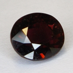 1,65ct Rubellit-Turmalin ovalschliff 7x6mm