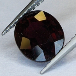 1,65ct Rubellit-Turmalin ovalschliff 7x6mm