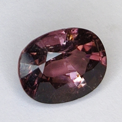 1,62 ct Tourmaline Rubélite coupe ovale 8x6mm