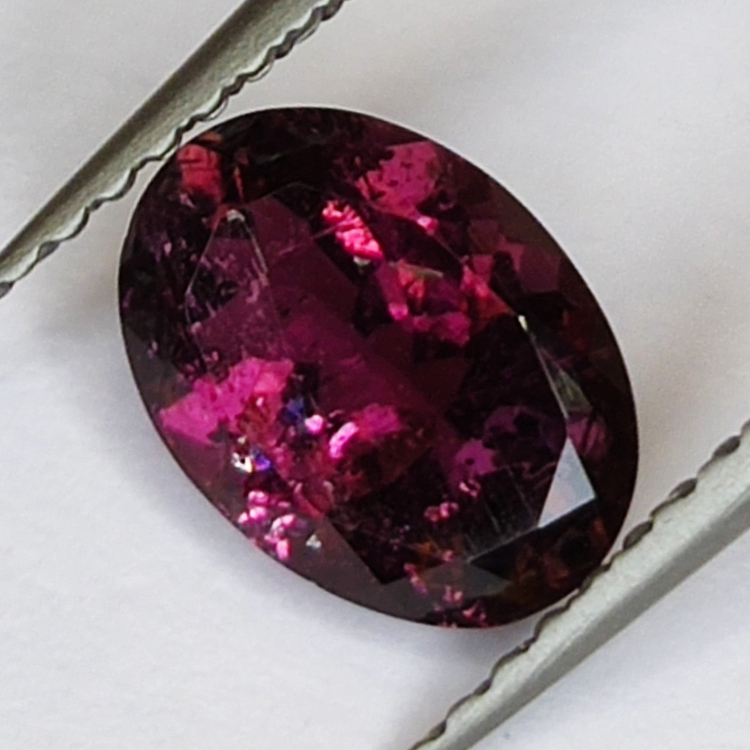 1.06ct Tormalina Rubelite taglio ovale 9x6mm