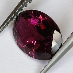 1.06ct Tormalina Rubelite taglio ovale 9x6mm