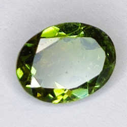 0,84ct Tourmaline Verdélite coupe ovale 8x6mm