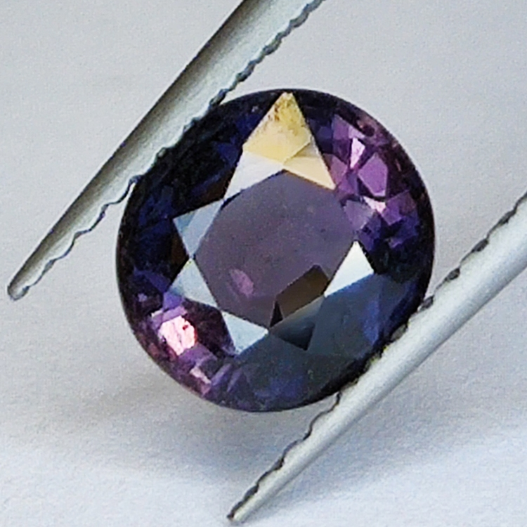 1.41ct Tormalina Viola taglio ovale 7x6mm