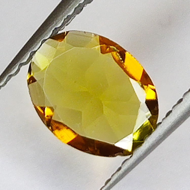 0,57ct Tourmaline Orange coupe ovale 7x6mm