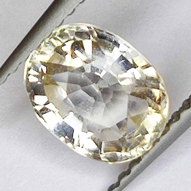 1,69ct Turmalin Gelber ovaler schliff 8x6mm