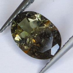 0.94ct Turmalina Verdelita talla oval 8x6mm