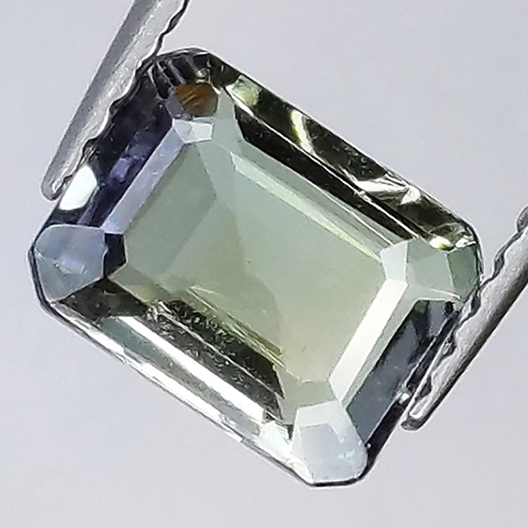 1.36ct Tanzanite Green emerald cut 7x5mm