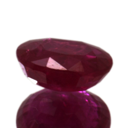 1,69ct Ruby Oval Cut