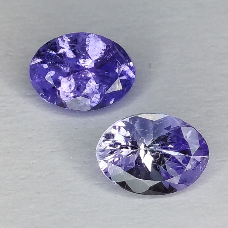 Coupe ovale Tanzanite 7 x 5 mm