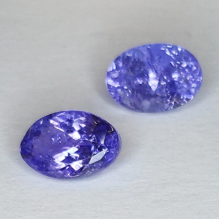 Coupe ovale Tanzanite 7 x 5 mm