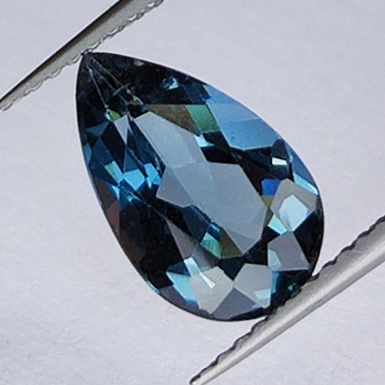 2,76ct Topaze Bleue coupe poire 10x6mm