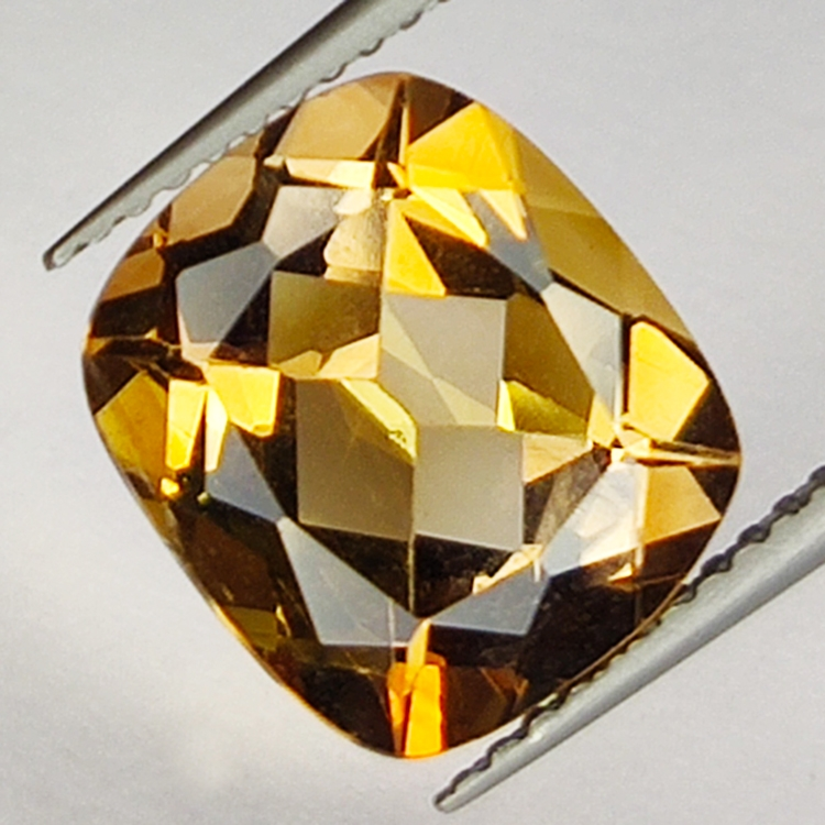 6.04ct Champagne Topaz cushion cut 11x10mm