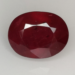 Ruby oval cut 9x7mm 1pz