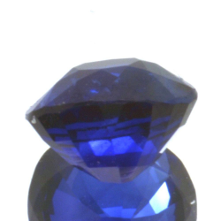 Saphir bleu 0,88 ct taille ovale 5,58x5,14 mm