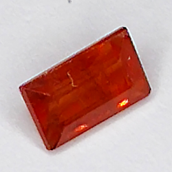 0,67ct Saphir Padparadscha baguetteschliff 6x3mm