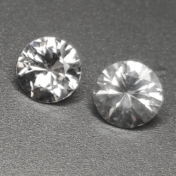 Zircon natural blanco incoloro 6mm 1pz