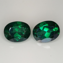 Topacio verde talla oval 9x7mm 2pz