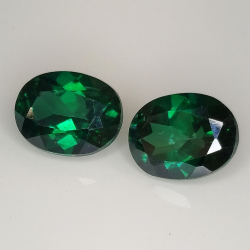 Topacio verde talla oval 9x7mm 2pz