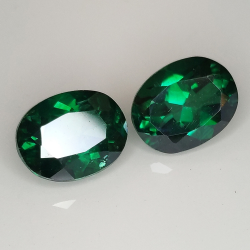 Green topaz oval cut 9x7mm 2pz