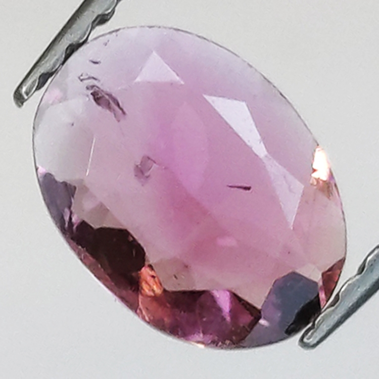 0.62ct Rubelit-Turmalin oval schliff 7.7x5.6mm