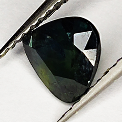 1,37ct  Saphir Fête coupe poire 6x6mm