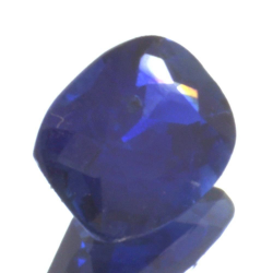 0,64 ct blauer Saphir im Ovalschliff 6,05 x 4,42 mm