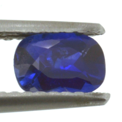 0,64 ct blauer Saphir im Ovalschliff 6,05 x 4,42 mm