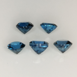 Topaze bleue de Londres taille ronde 3.8-4.3mm 1ct