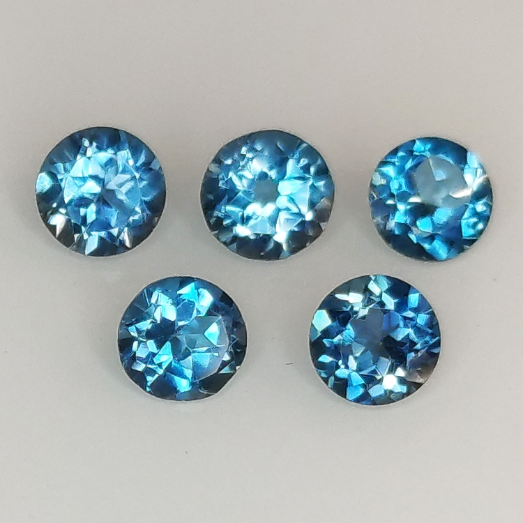 Topaze bleue de Londres taille ronde 3.8-4.3mm 1ct