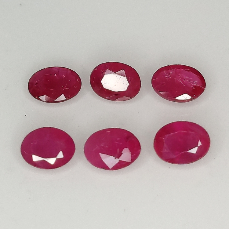 Ruby oval cut 5x4mm 1pz