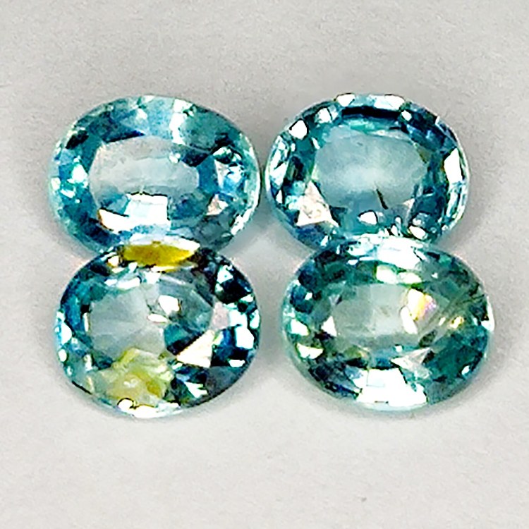 3.71ct Zircon Bleu coupe ovale 5.9x4.7mm 4pcs