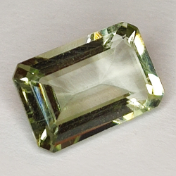 3,68ct Améthyste Verte (prasiolite) coupe émeraude 12x8mm