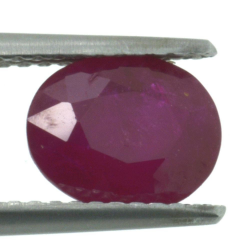 2,00ct Ruby Oval Cut