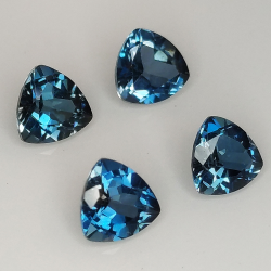 Trillion cut blue London topaz 5mm 1pz