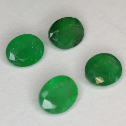 Oval cut emerald 5x4mm 1pz