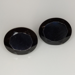 Black spinel oval cut 12x10mm 1pz