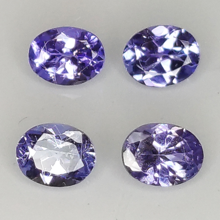 Tanzanite taglio ovale 4x3mm 1ct