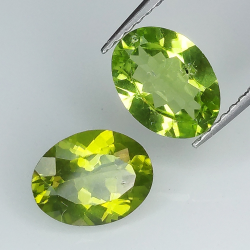 Oval geschnittener Peridot 8x6mm 1pz