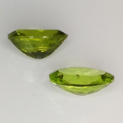 Oval geschnittener Peridot 8x6mm 1pz