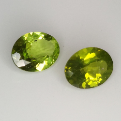 Oval geschnittener Peridot 8x6mm 1pz