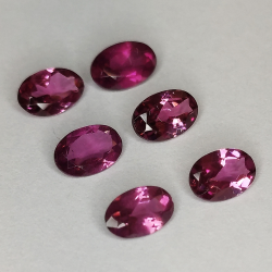 Rhodolite garnet oval cut 6x4mm 1pz