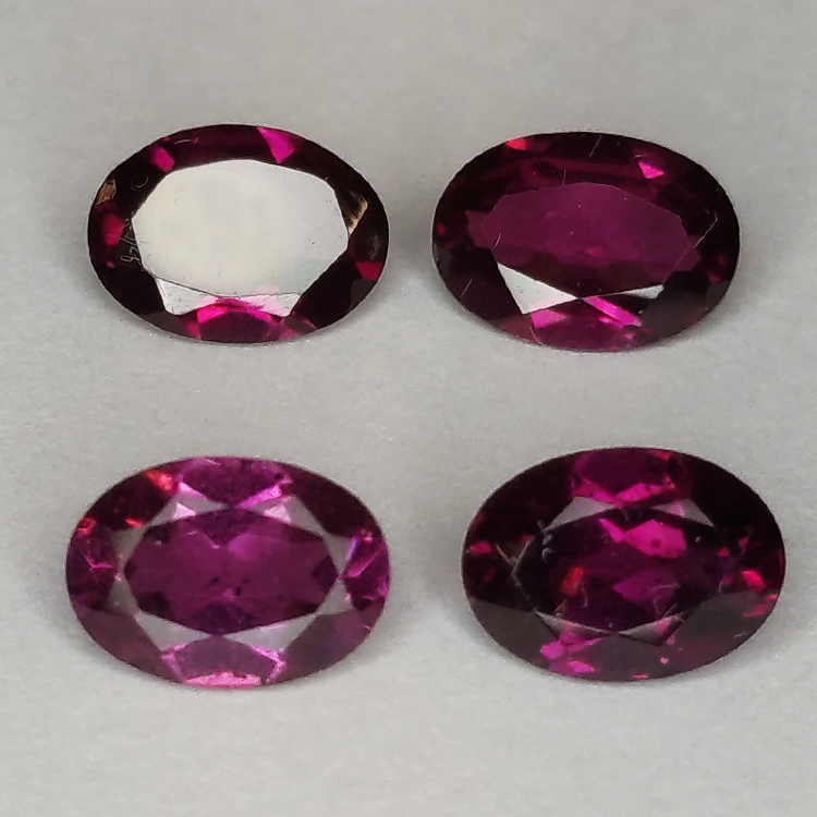 Rhodolite garnet oval cut 7x5mm 1pz