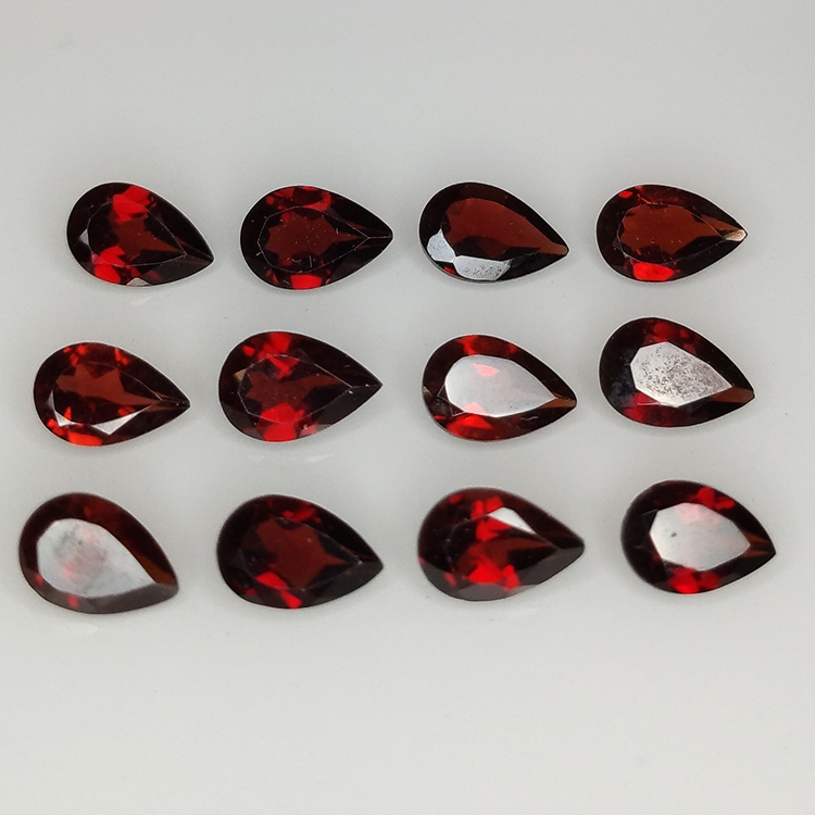 Granato taglio pera 6x4mm 1ct