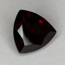 Garnet trillion cut 9mm 1pz