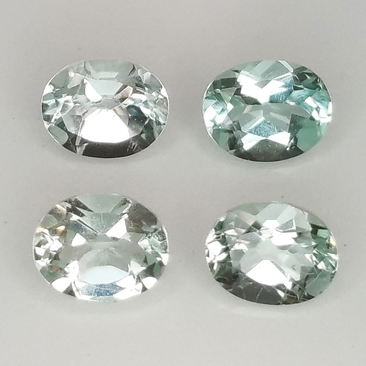 Aquamarine oval cut 5x4mm 1pz