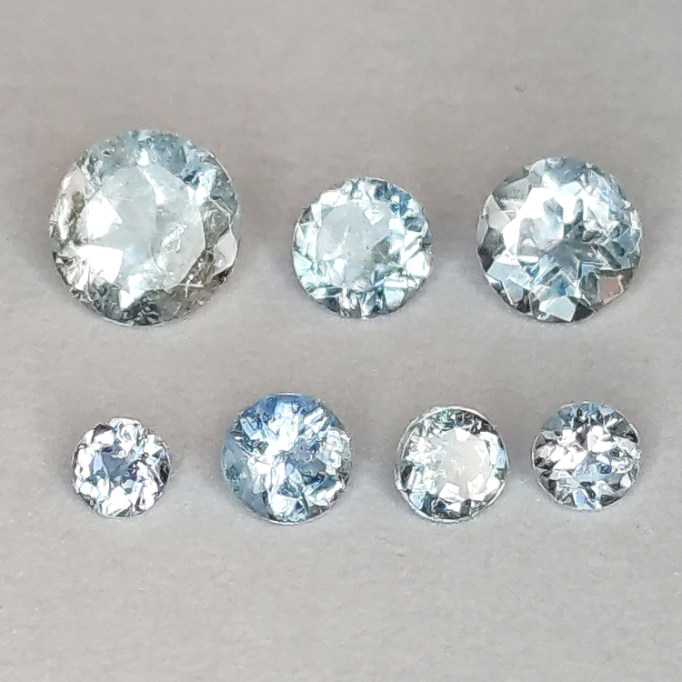 Aquamarine round cut 2.0-4.0mm 1ct