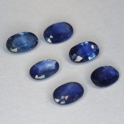 Blue sapphire oval cut 5x3mm 1ct