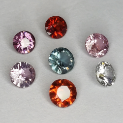 Round cut colored spinel 3.4-4.1mm 1ct